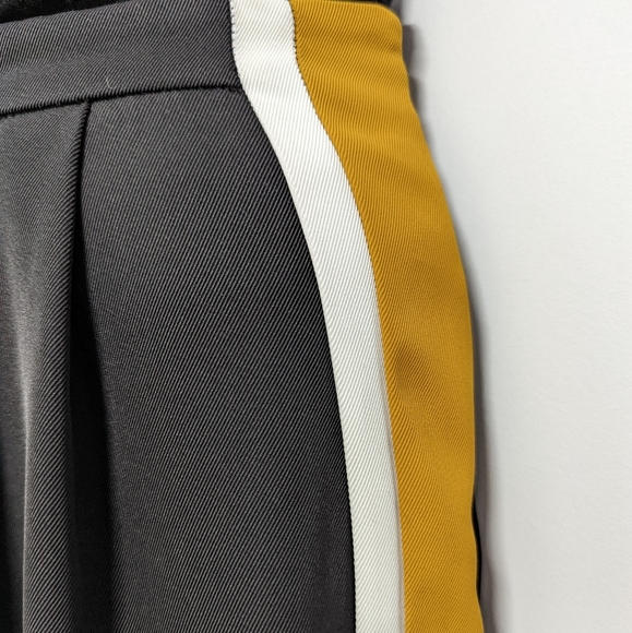 Wide leg pleated pants from Simons - Picture 3 of 5